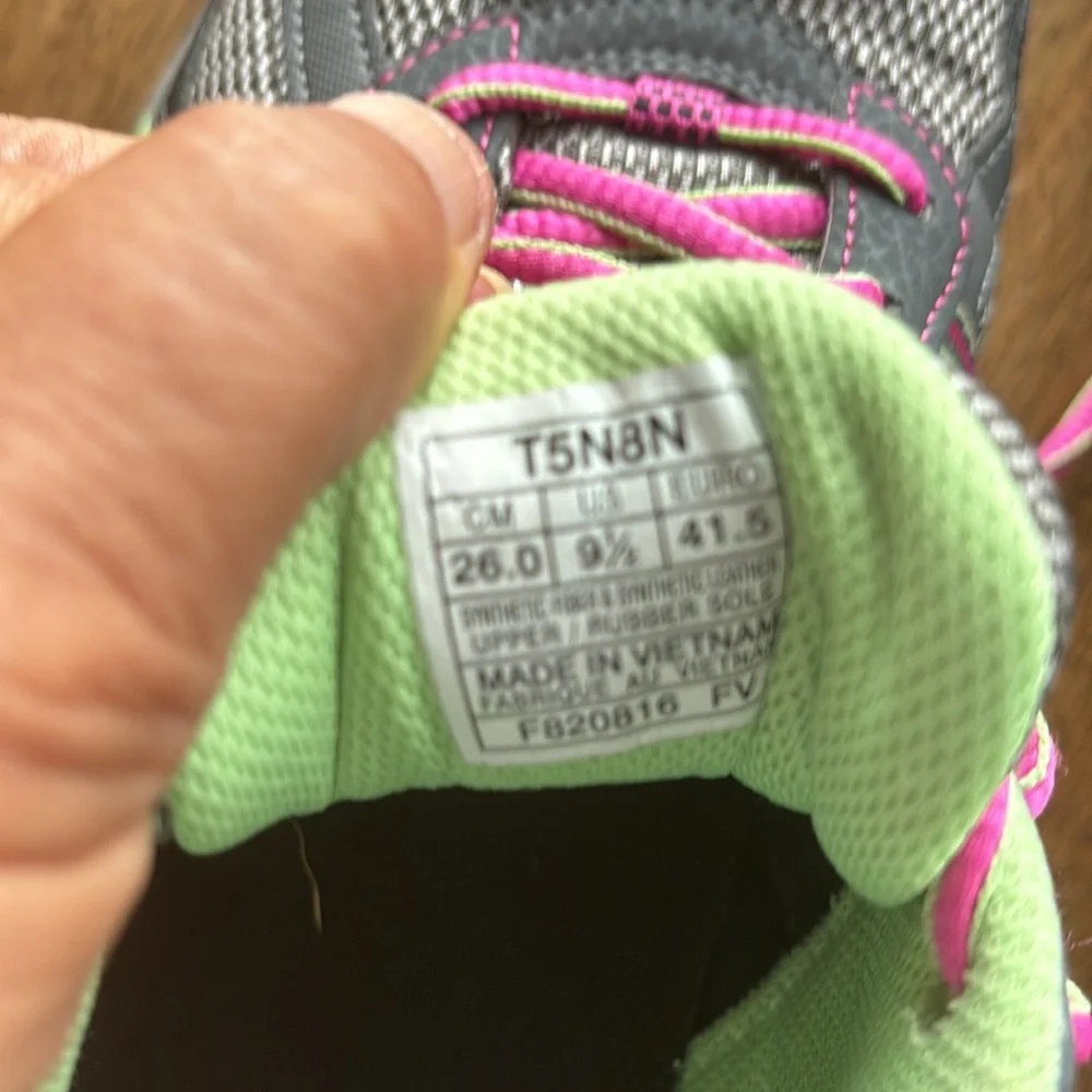 ASICS Woman’s Gel-Venture 5 Running Shoes Titanium/Pistachio/Pink/Gray size‎ 9.5